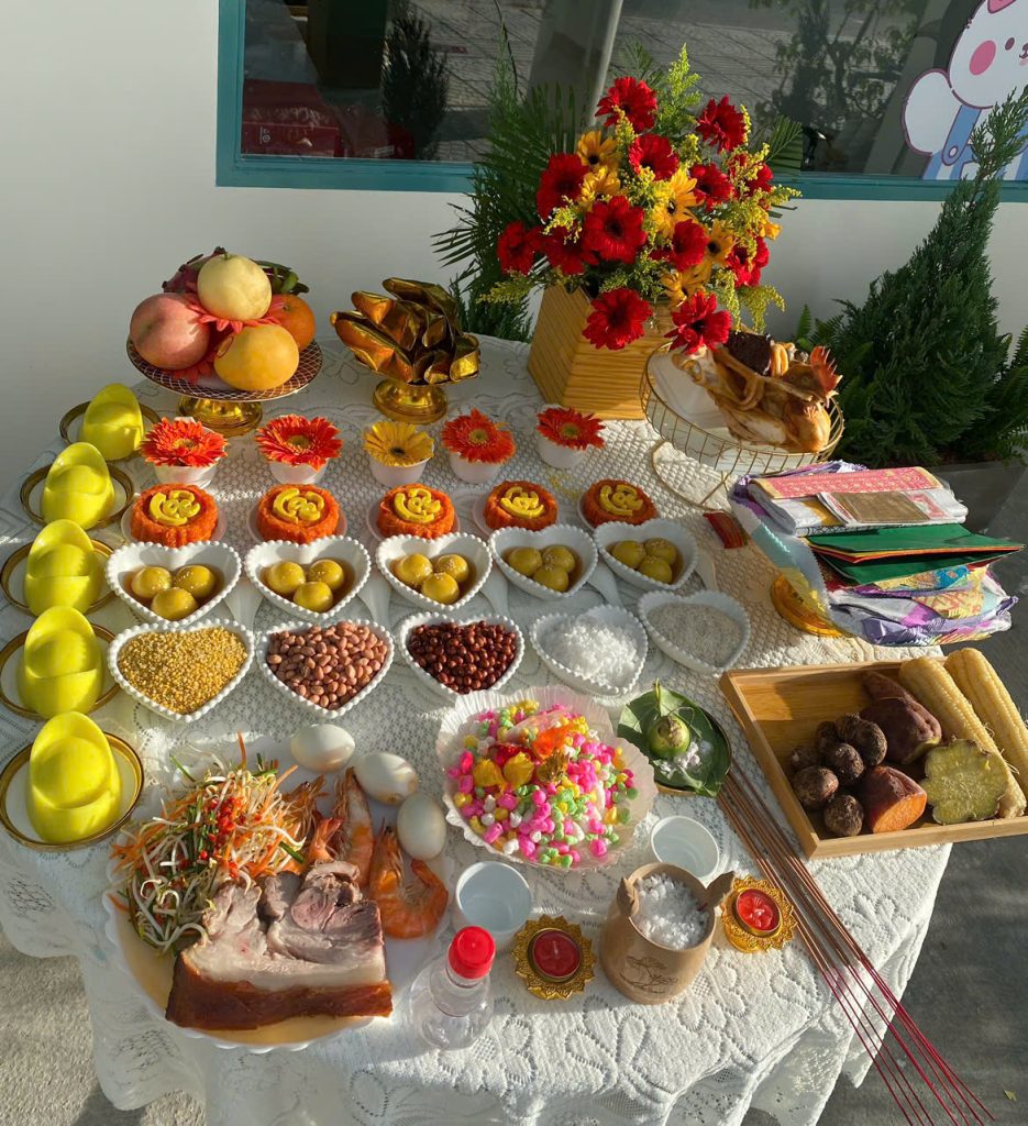 Trong văn hóa Việt Nam - việc chuẩn bị mâm cúng dâng lên đấng thiêng liêng là một nghi lễ rất quan trọng